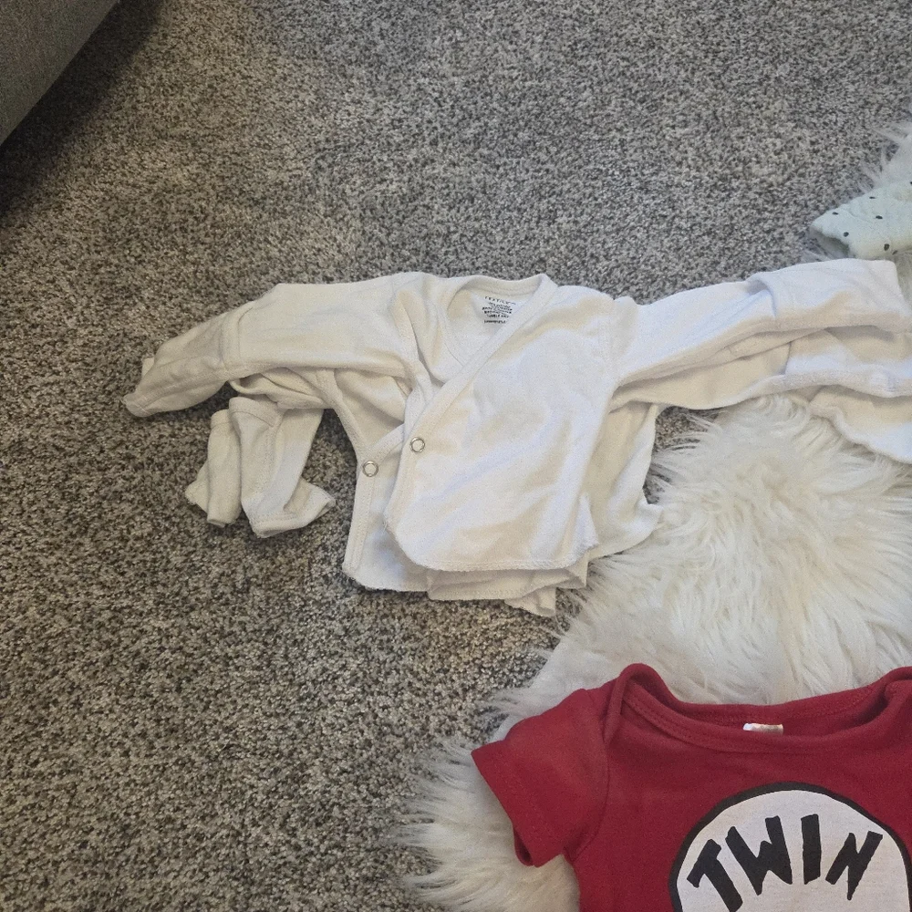 Baby Clothes TWINS Lot - Picture 6 of 16